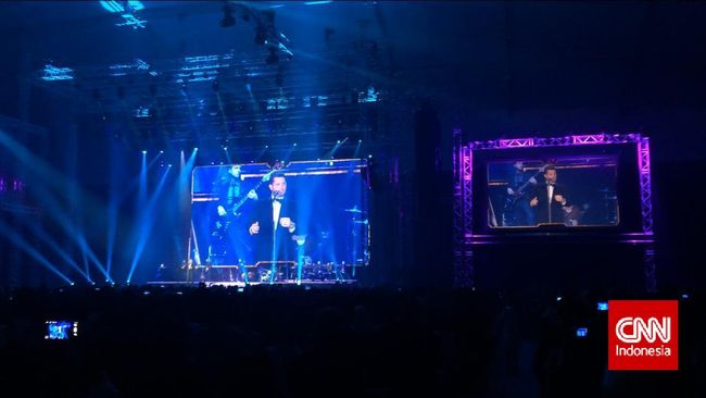 Sujud Syukur dan Konser Intim Michael Buble Bikin Merinding