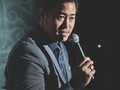 Pandji Promo Tur Stand Up Comedy dengan 'Sindir' Pose OK OCE