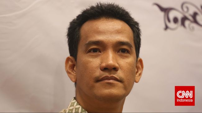 Refly Enggan Kaitkan Pencopotan Komut dengan Sikap Kritisnya