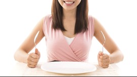 Makan dan Minum di Tempat Umum Saat Puasa yang Berujung Bui