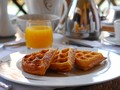 Waffle Bertabur Gula, Satu Penganan Menggiurkan di Coachella