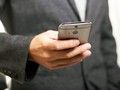 Cara Tepat Bersihkan <i>Smartphone</i> 'Sarang Kuman'