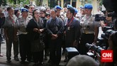 Nursyahbani Katjasungkana mengatakan, kedatangan ini menunjukkan Bambang sebagai warga yang taat hukum, Selasa (3/2). (CNN Indoneisa/Adhi Wicaksono)