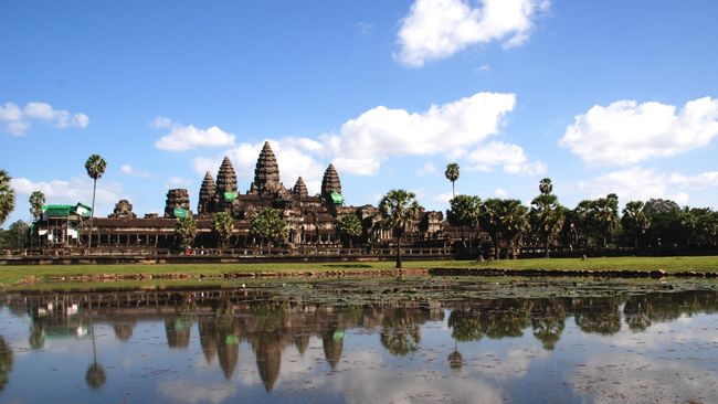 Angkor Wat Jadi Ladang Amal Bagi Turis Dari Seluruh Dunia