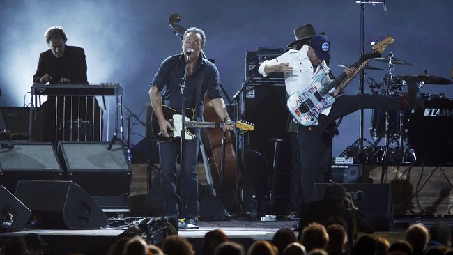 Bruce Springsteen Pastikan Kembali Jadi 'Anak Band'