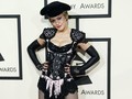 Foto Madonna Tanpa Busana, Tanda 'Perang' dengan Instagram