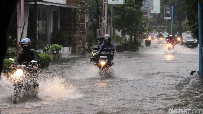 BMKG Pantau Curah Hujan Pakai Satelit MTSAT