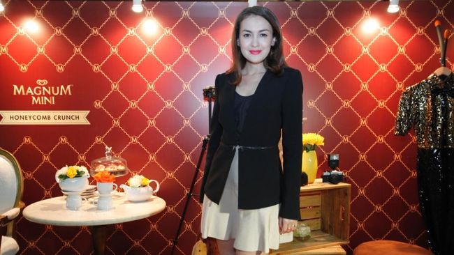 Rianti Cartwright Suka Aksesori Model 'Emak-emak'