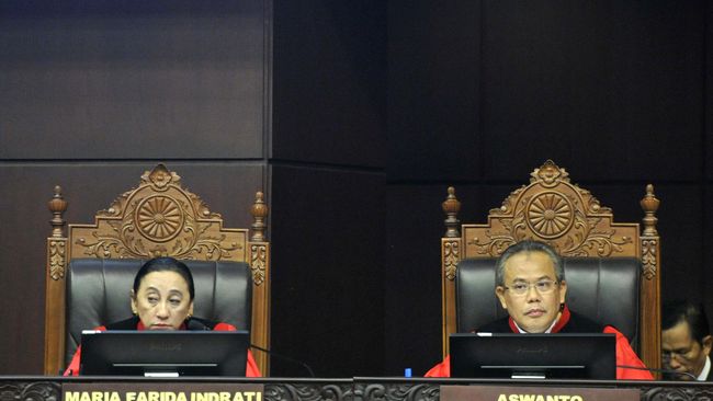 Jokowi Bentuk Pansel Hakim MK Pengganti Maria Farida