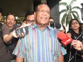 KPK Mangkir, Praperadilan Barnabas Diundur