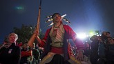 Anggota dari Shih Chien University, Taiwan, Sung Jiang Battle Array meriahkan Parade International Chinese New Year di Hong Kong, 19 Februari 2015. (REUTERS/Tyrone Siu)