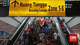 Bandara Soetta Dipadati Penumpang yang Tinggalkan Jakarta