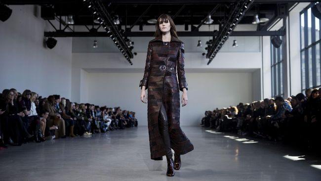 Disebut Merugi, Calvin Klein Tutup Divisi 'High-End'