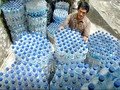 Perusahaan AS Buat <i>Jumper</i> Berbahan Botol Bekas