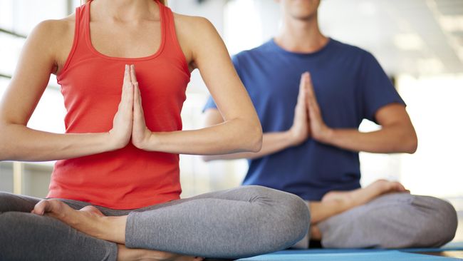Acroyoga, Yoga 'Ekstrem' Favorit Para Artis