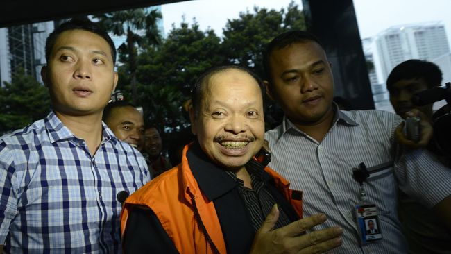 Sutan Bhatoegana Minta Izin Hakim untuk Periksa Behel