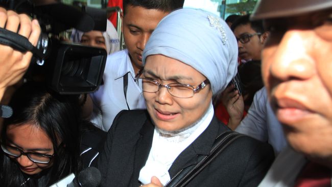 Sekretariat Golkar Disterilkan, Sekjen DPR Sambangi Lantai 12