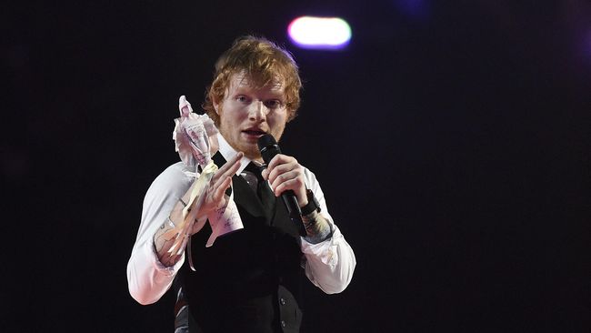 Ed Sheeran Tunda Rilis Album karena Kemenangan Trump