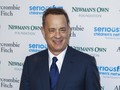 Tom Hanks Traktir Makan Warga Lokal di Kota Kecil