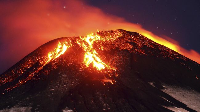  Gunung  Meletus  di Papua Nugini Warga Melarikan Diri