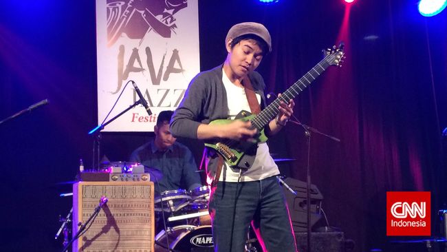 Pilek, Tesla Manaf Terpaksa Turun Pentas Java Jazz 2015