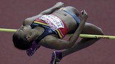 Nafissatou Thiam dari Belgia mengikuti ajang lompat tinggi pentathlon. (Reuters/David W Cerny)