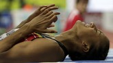 Nafissatou Thiam dari Belgia bereaksi setelah melakukan lompat tinggi. (Reuters/David W Cerny)