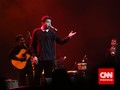 Tulus Membayangkan Kerinduan di 'Ruang Sendiri'