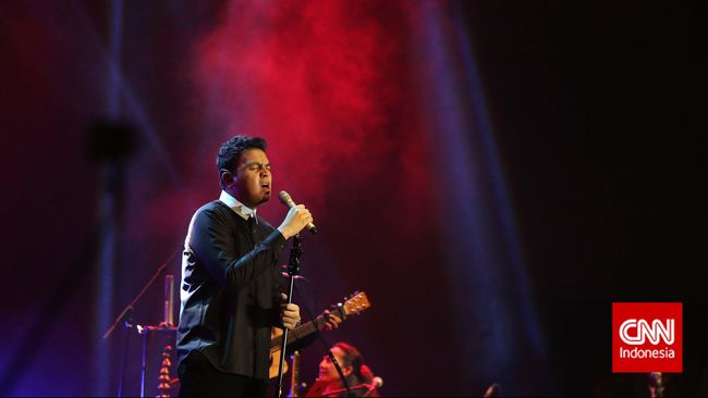 Tulus 'Pamit' dengan Kata-kata Emosional