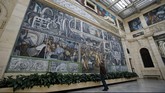 Detroit Industry, salah satu mural karya seniman berdarah Meksiko Diego Rivera pada era ’30-an, dipamerkan di di DIA, Michigan (15/3-12/7). Suami seniman Frida Kahlo ini memang dikenal lewat karyanya yang berukuran raksasa. (REUTERS/Rebecca Cook)