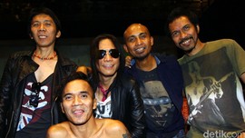 Honor Slank Tetap Dibagi Lima Meski Abdee Absen Manggung
