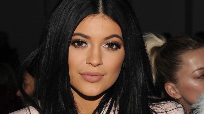Kylie Jenner Akhirnya Buka Rahasia Soal Bibir Seksinya