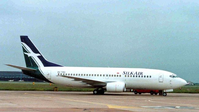 Hasil gambar untuk kecelakaan silk air 1997