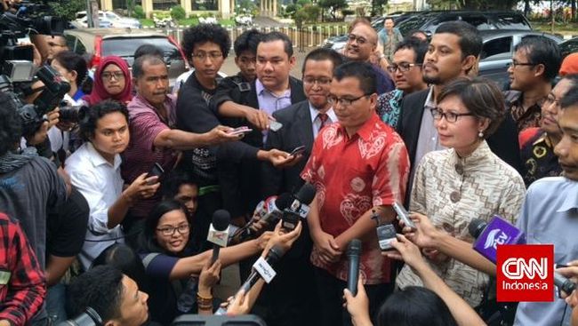 Tiga Kasus Korupsi Membayangi Denny