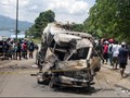 Massa Bakar Sejumlah Kendaraan, Lalu Lintas Manokwari Lumpuh