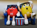 Permen Cokelat M&M's Banting Setir ke Karamel