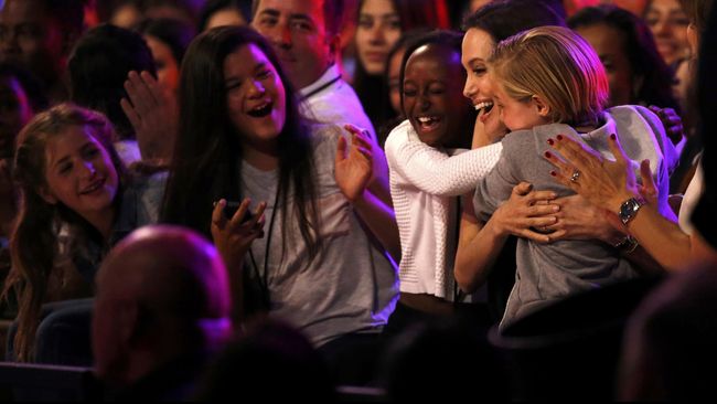Anak-anak Brangelina Memohon Orang Tuanya Kembali Bersama