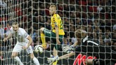 Tak hanya Rooney, Harry Kane sukses mencatatkan namanya sebagai pencetak skor. Baru dimasukkan di menit ke-72, Kane langsung menjebol gawang lawan 80 detik kemudian. (Reuters/John Sibley)