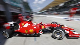 Hujan, Vettel Tercepat di Latihan Bebas III GP Austria