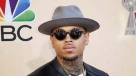 Chris Brown Bantah Ditahan Polisi Soal Kasus Pemerkosaan