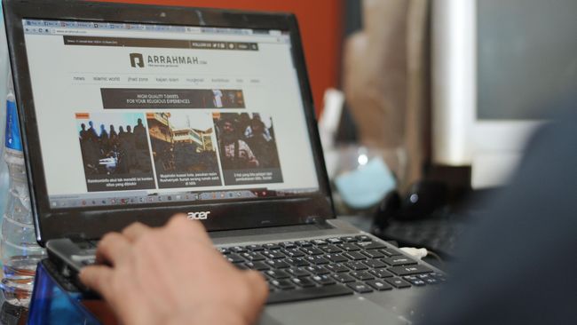 Takut Digugat, OJK Tak Berani Minta Pemblokiran Situs MMM