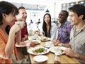 Delapan Kebiasaan yang Tak Boleh Dilakukan Usai Makan Siang