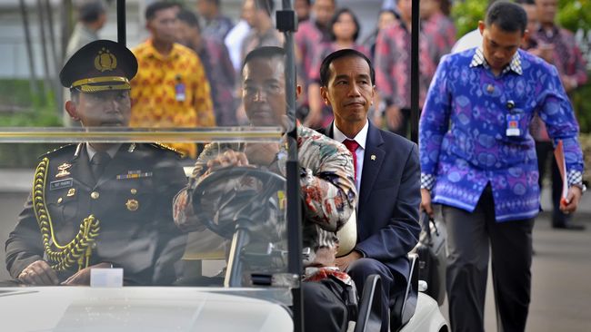 F-16 Terbakar, Pembaretan Jokowi Tak Terganggu