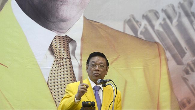 Agung Laksono Protes Langkah Ical Merotasi Anggota DPR Golkar