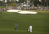 Woods mengenal dengan baik lubang-lubang di lapangan Augusta National. Sepanjang kariernya, Woods telah memenangkan US Masters sebanyak empat kali. (Reuters/Phil Noble)