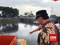 Ahok Terima Lima Truk Sampah dari PT Pelindo