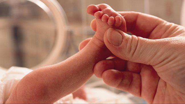 Bayi Berumur Hanya Seratus Menit jadi Pendonor Ginjal Termuda