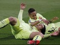 Cetak Gol, Luis Suarez Dua Kali 'Kolongi' David Luiz