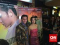 Vino dan Marsha Menembus Kemacetan Jakarta demi Lemang