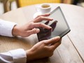 Makan Komputer Tablet, Pria Rusia Tewas Seketika